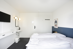 Standard Double/Twin w/shared bathroom room