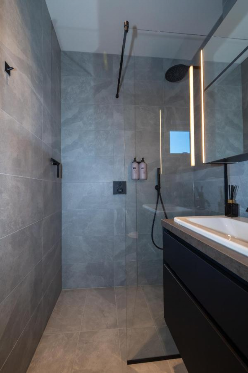 LL Properties | S10 Luxury Penthouse — photo