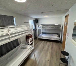 ROOM 10 room