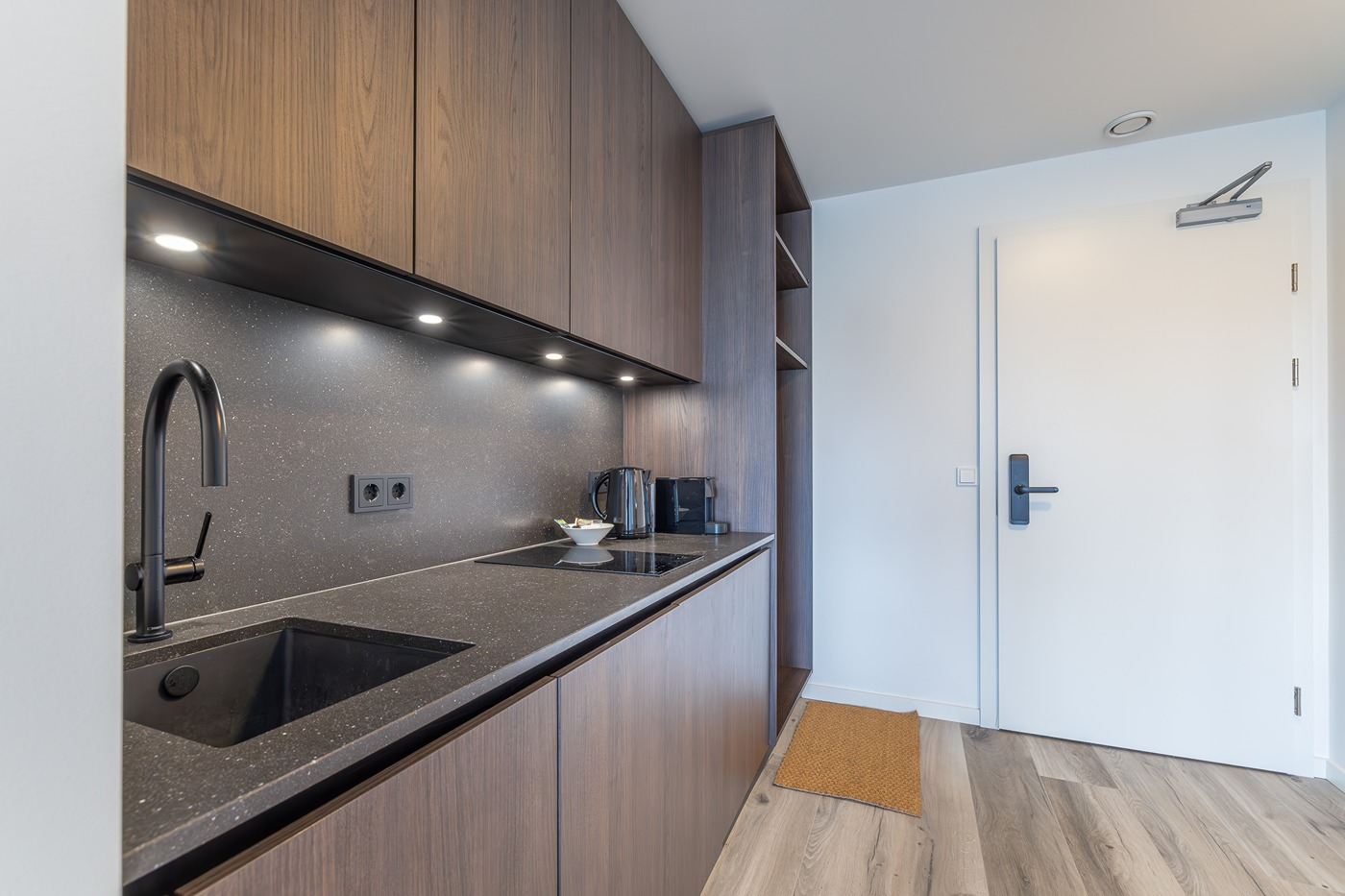 Hlemmur Suites — photo