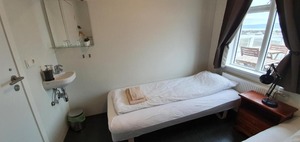 C Tveggja manna með sameiginlegu baðherbegi room