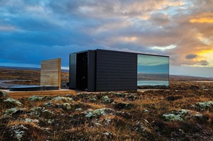 Mirror Cabin with Hot Tub room