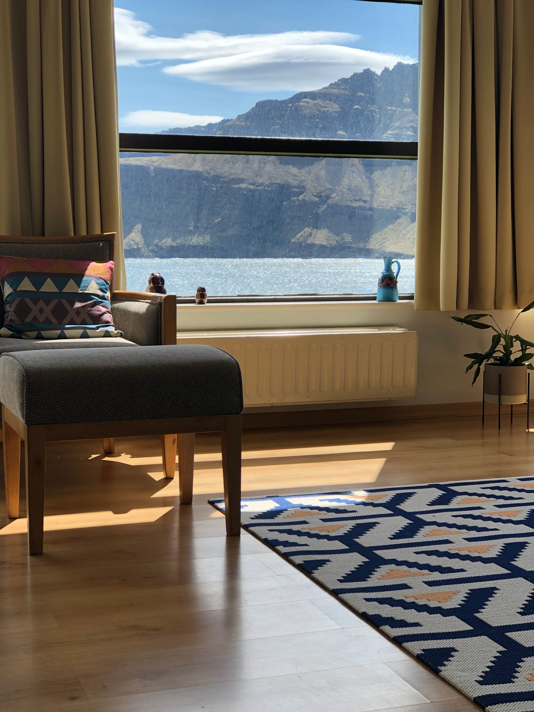 Cliff Hotel — photo