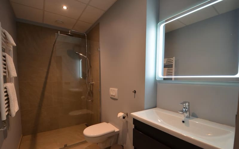 LL Properties | TB24 The Modern Stay — photo 5