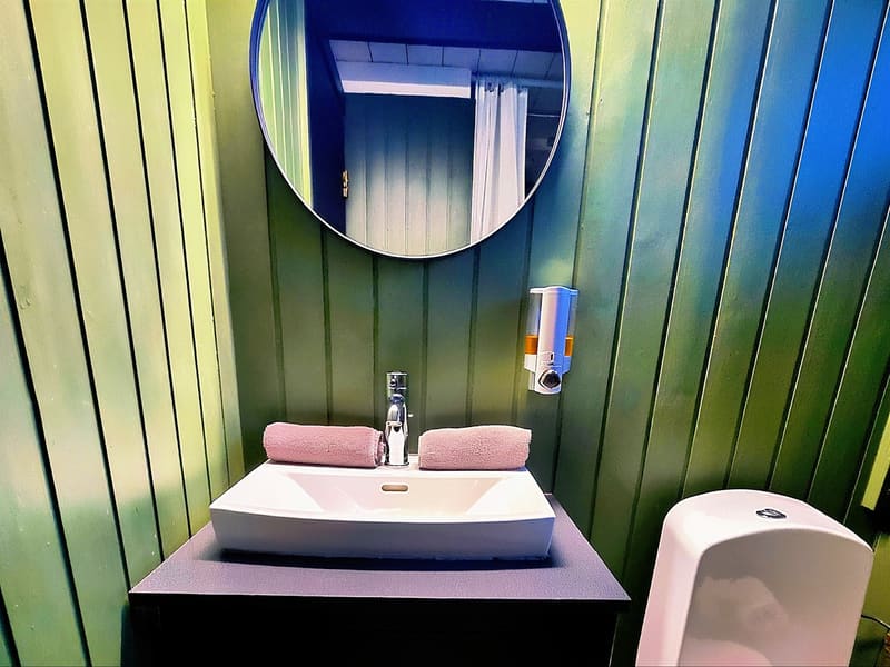 Aurora Cabin & Private Jacuzzi — photo 2