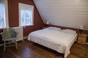 Triple room with shared bathroom room