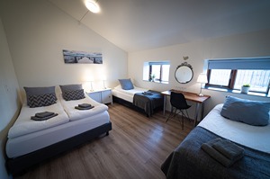 Fjallið - Quadruple room w/shared bathroom room