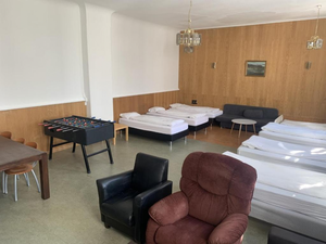 Family room with 7 beds room