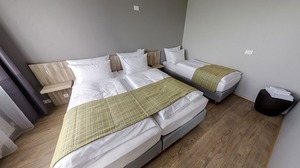 Triple room room